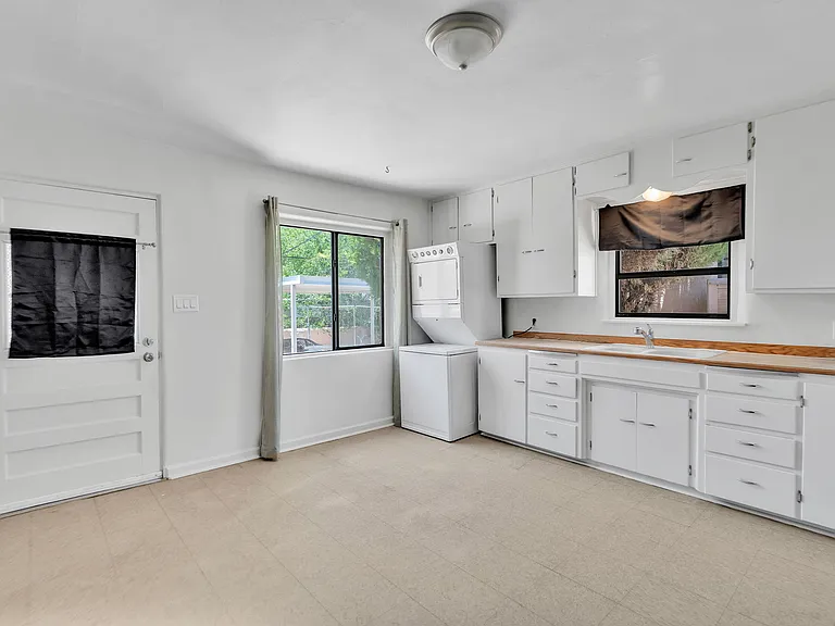 233 Solano Dr NE #2 — Photo 5