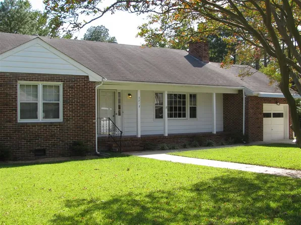 2217 Delwood Rd, Chesapeake, VA 23323
