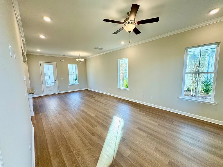2820 Cook Cir #D — Photo 8