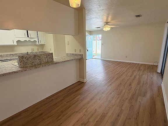 5th image of 3687 Donovan Dr APT A