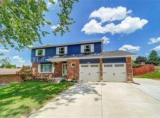 828 Crestmont Dr, Riverside, OH 45431