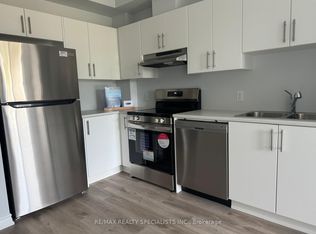 397 Codds Rd #203, Ottawa, ON K1K3X3