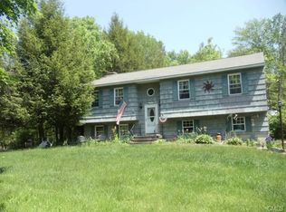 34 Meadowland Dr, Gaylordsville, CT 06755