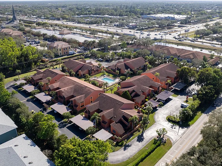 110 Cypress Way E #F8 — Photo 37