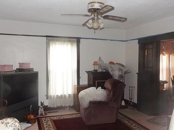 2nd image of 721 W Willard St