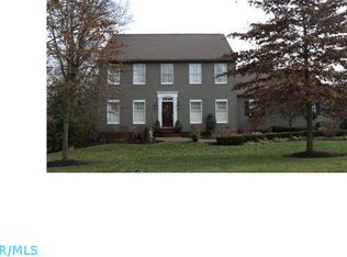 530 Spring Valley Dr, Zanesville, OH 43701