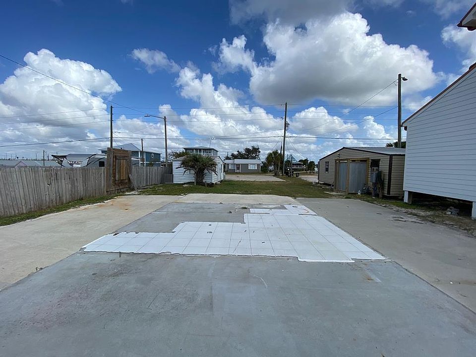 1st image of 712 Highway 98