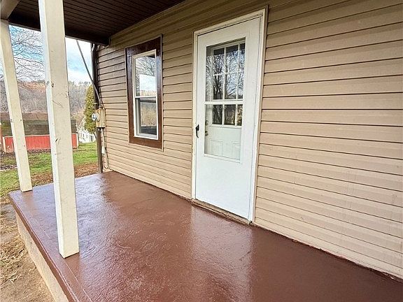 5th image of 1002 Jefferson St