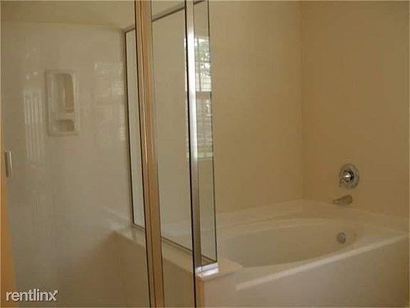 3rd image of 319 Bloomhill Pl