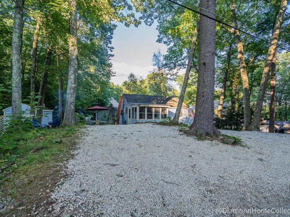 37 2nd St, Windham, NH 03087