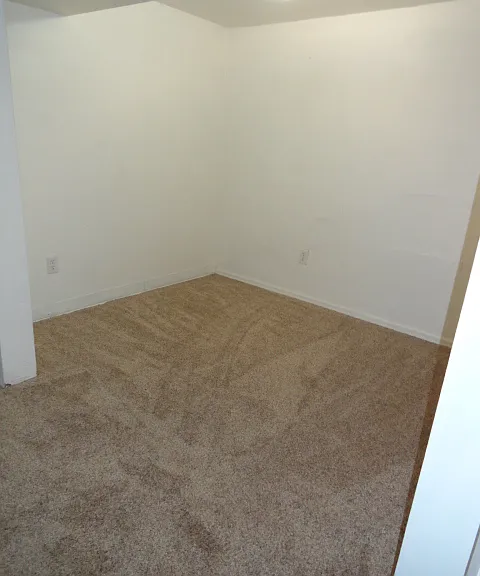 961 White Ave #B — Photo 2