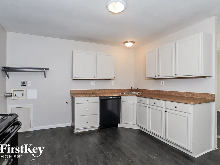 4880 Hardell Dr — Photo 7