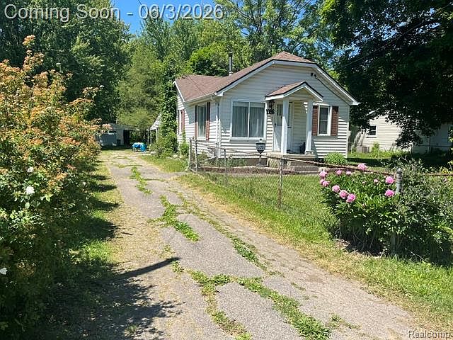 1st image of 1086 Forest Ave