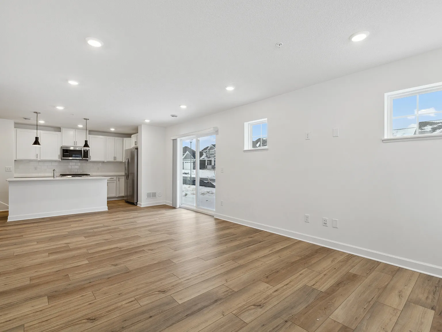 3 bed, 1800 sqft, $2,600 — Photo 3