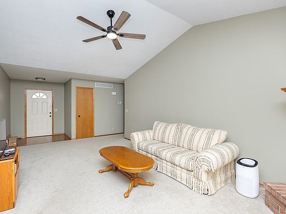 3rd image of 6601 E Saint James Pl