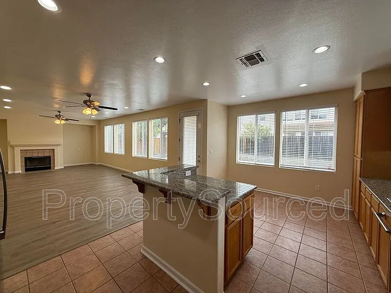 1830 Persimmon Way — Photo 14