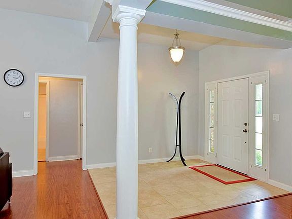 2nd image of 2731 Beaumont Dr