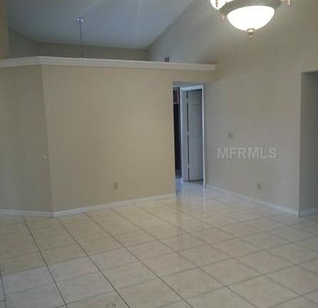 3rd image of 802 Honolulu Woods Ln
