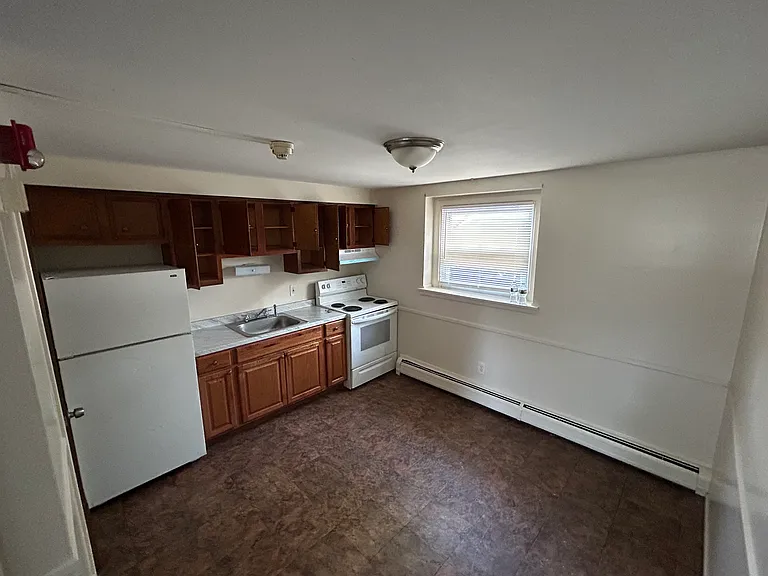 400 Pleasant St #6 — Photo 5