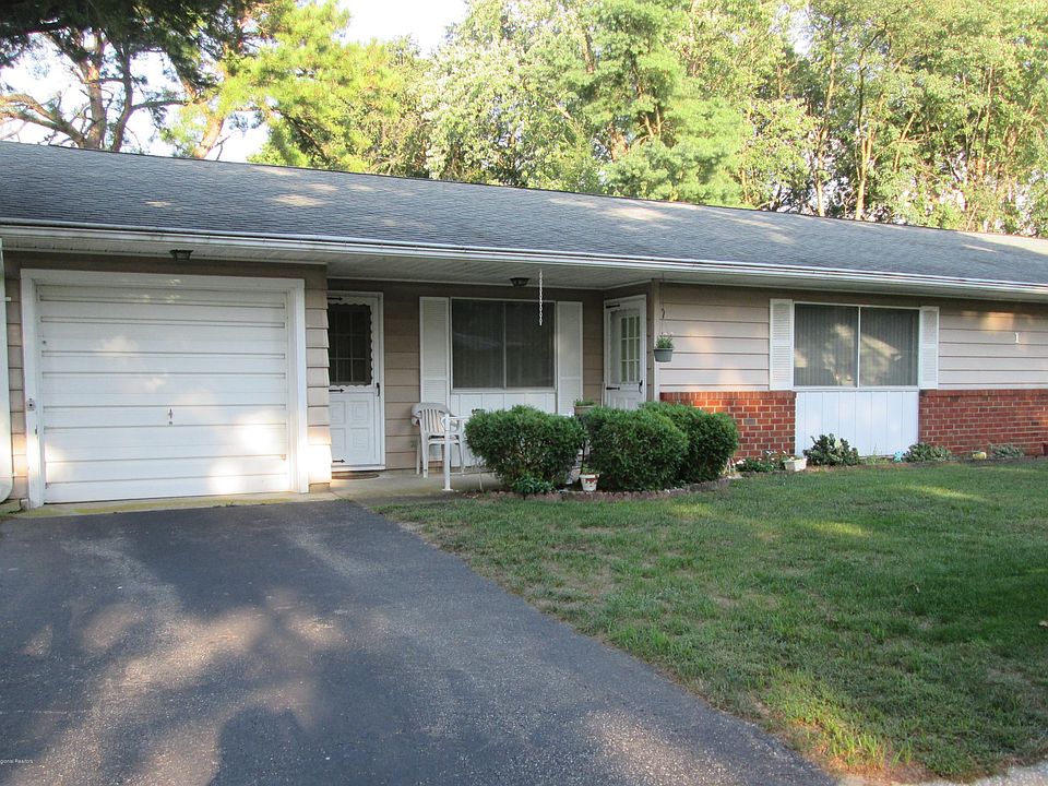 1st image of 1B Ohio Dr