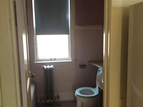 4th image of 5738 S Archer Ave