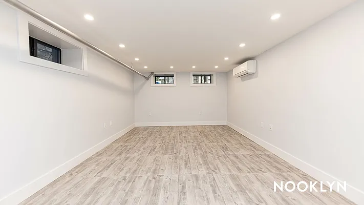 Rented by Nooklyn NYC LLC | media 24