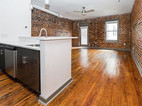 5th image of 1711 E Main St #5206
