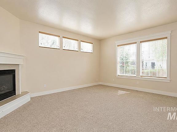 3rd image of 1013 E Legacy View Dr