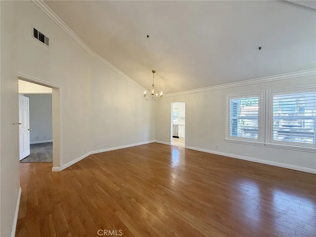3 bed, 2.0 bath, 1679 sqft, $3,990 — Photo 4