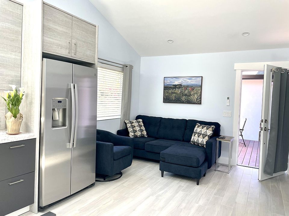 1st image of 1051 Wilmington Ave #2