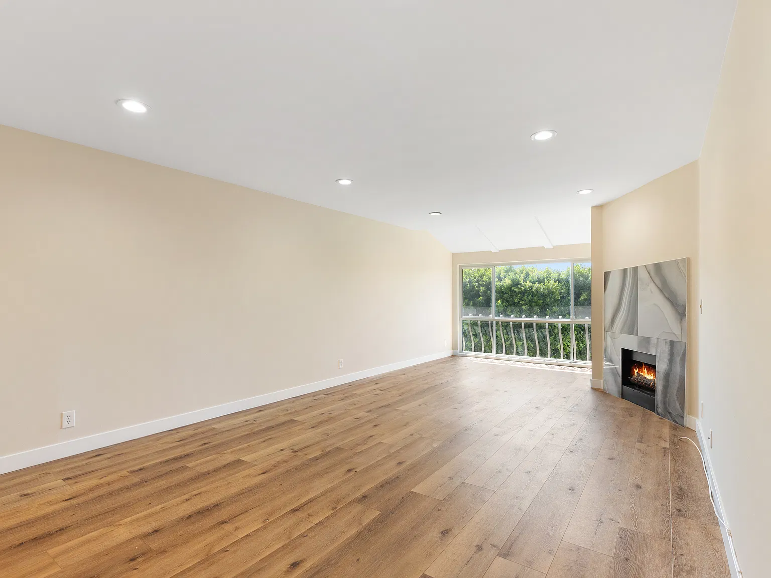 1 bed, 785 sqft, $2,500 — Photo 2