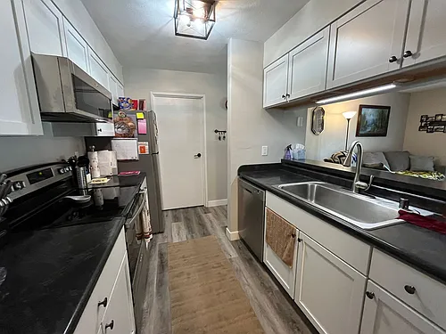 1320 Riverside Dr Photo 1
