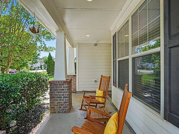 5th image of 108 Aldenwood Pl