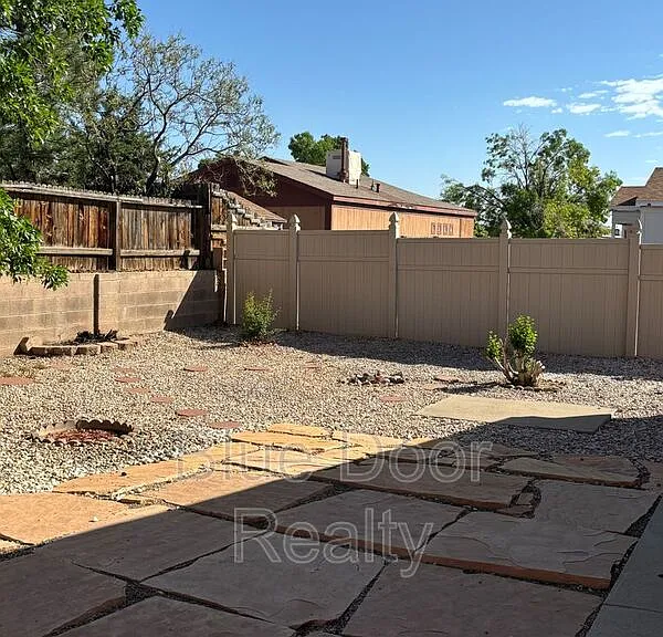 2125 Sierra Ln NE — Photo 36