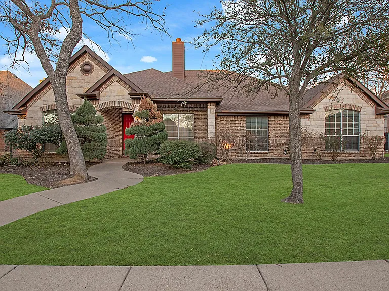 12416 Water Oak Dr — Photo 1