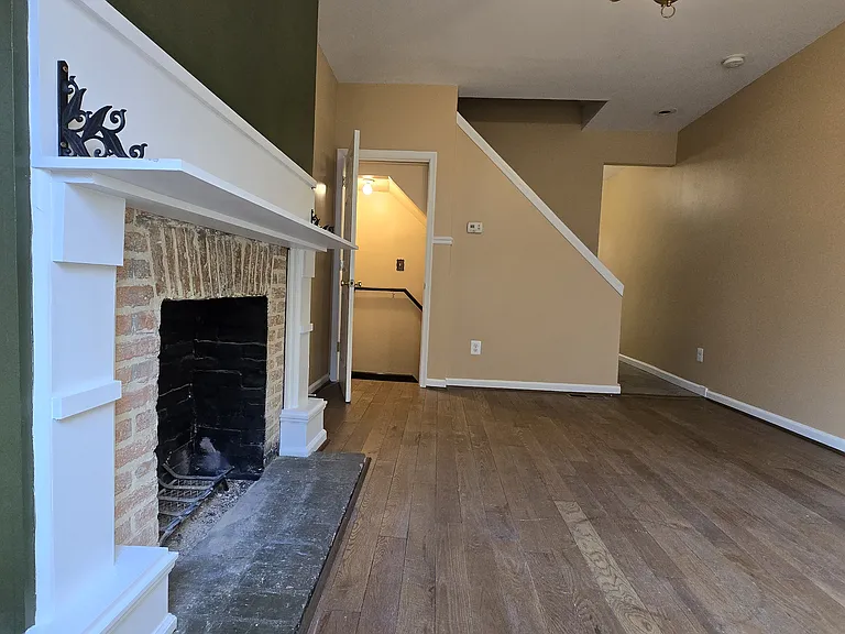 1012 W Pratt St — Photo 27