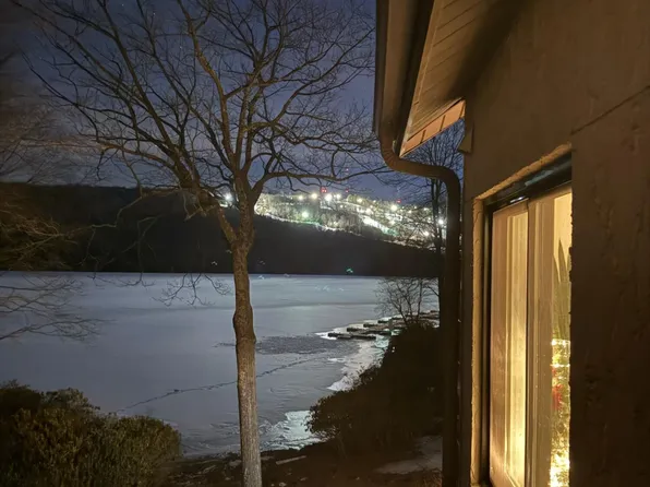 19 Midlake Dr #302C, Lake Harmony, PA 18624