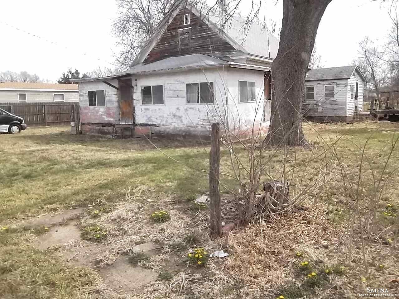 612 N Custer St, Delphos, KS 67436 Zillow
