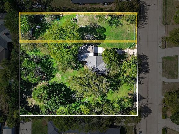 2nd image of 906 King Ave