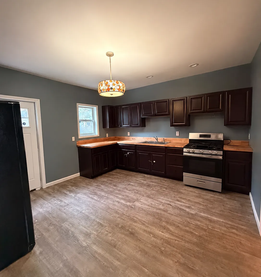 2 bed, 1000 sqft, $1,390 — Photo 3