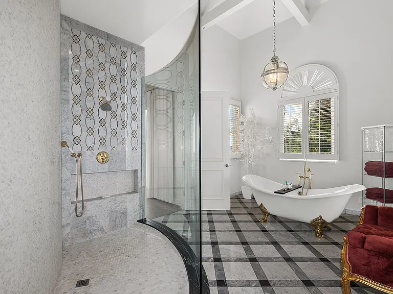 1368 N Doheny Pl — Photo 16
