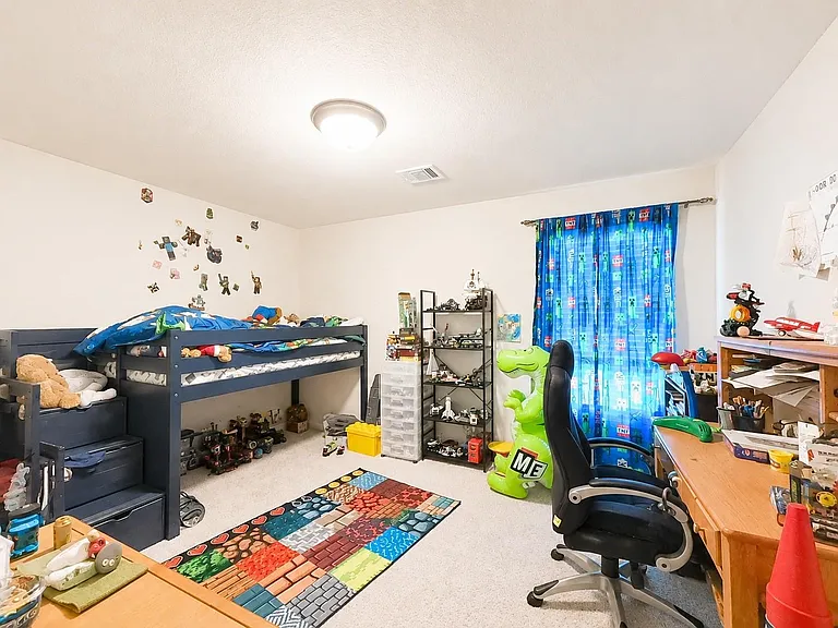 377 Selah Ct — Photo 6
