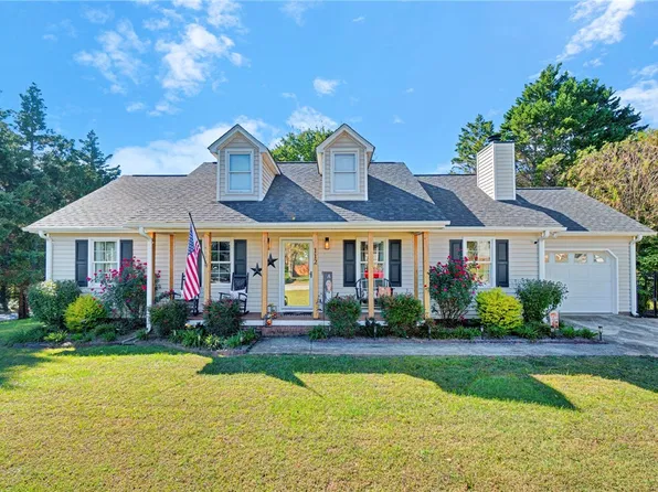 112 Mikenah Ct, Easley, SC 29640