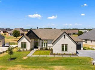 2119 Middlewood Cir, Granbury, TX 76049