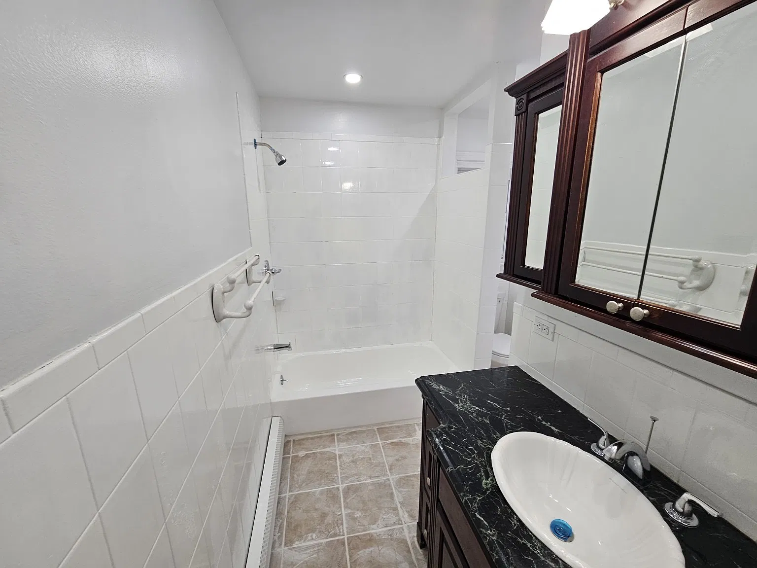 3 bed, 1.5 bath, $3,400 — Photo 4
