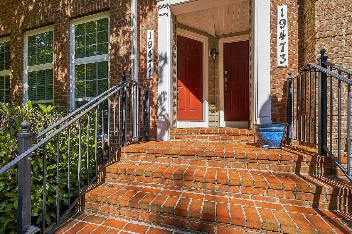 2 bed, 2.5 bath, 1567 sqft, $2,500 — Photo 2