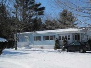 55 Patio Park Ln, Gorham, ME 04038