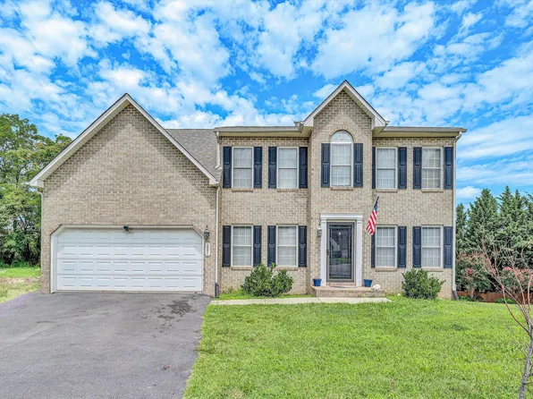 221 Minnie Bell Ln, Vinton, VA 24179