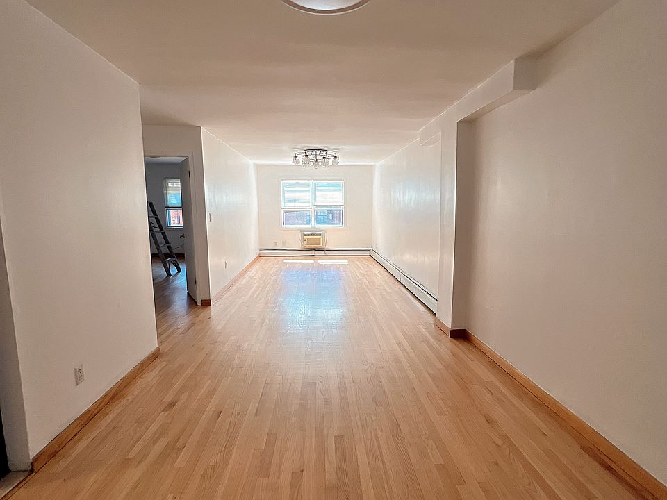 1st image of 24044 68th Ave #1
