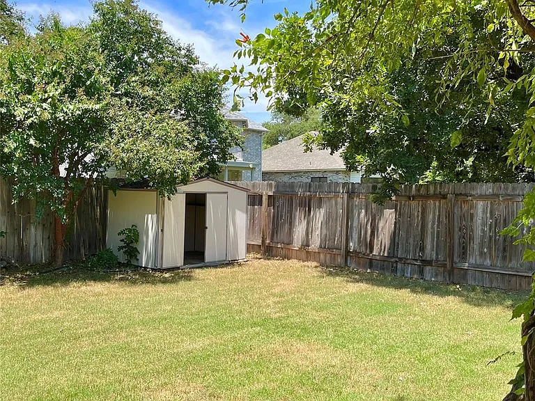 2117 Kimra Ln — Photo 35